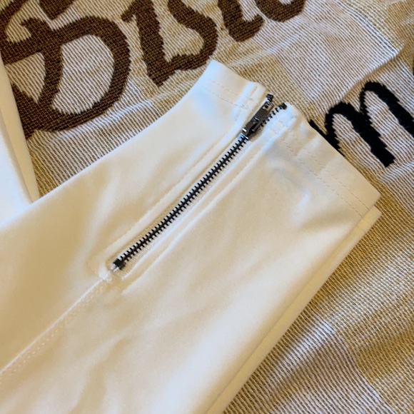 🔥Skye’s The Limit Slim Leg Capri - Picture 3 of 9